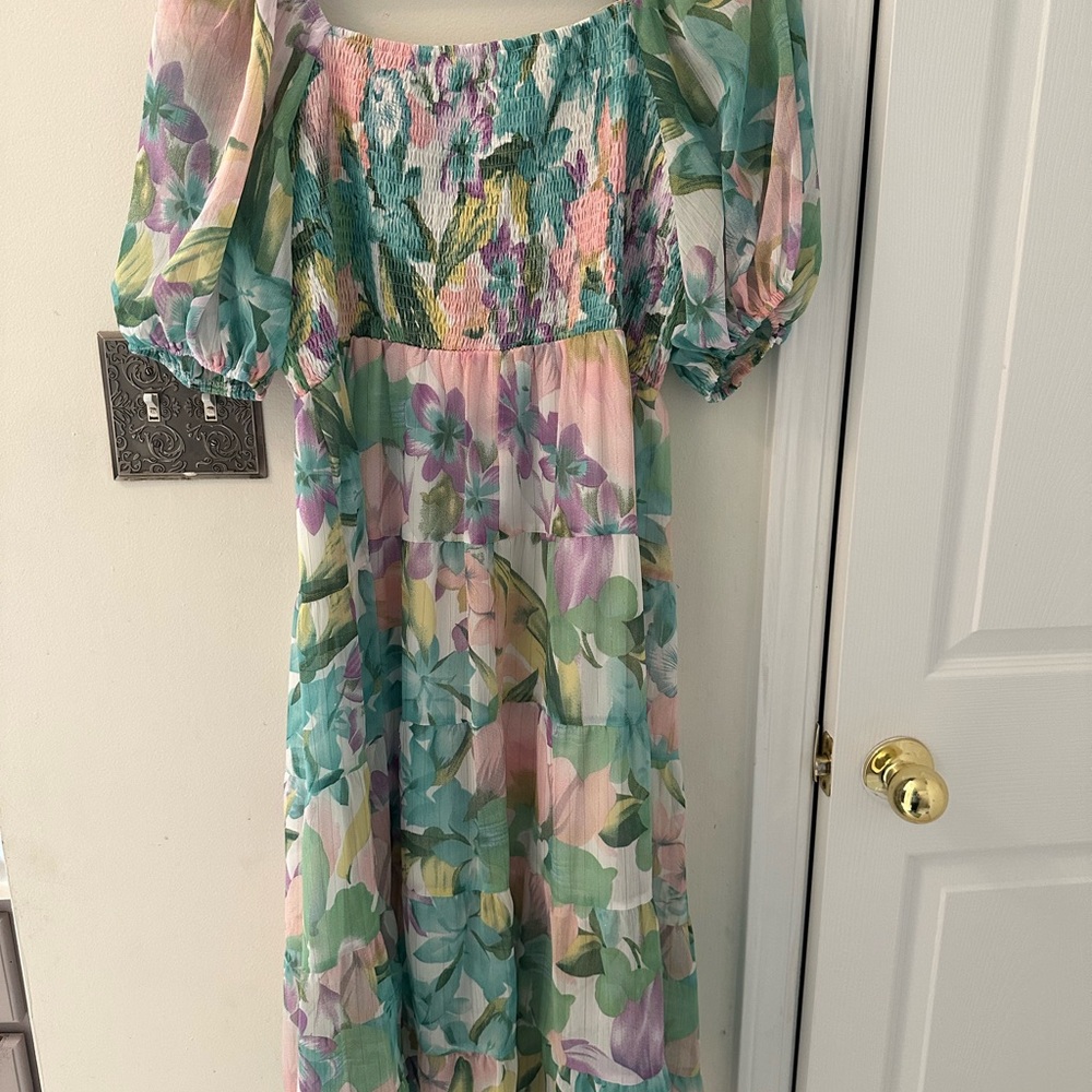 Floral dress. Size XL.